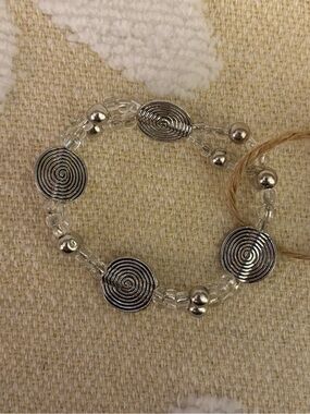 Clear & Silver Spiral Beaded Bracelet